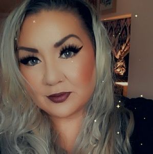 Meet your Posher, Renee